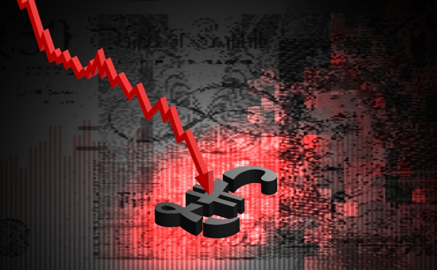 Pound sinks to 30-month low against euro