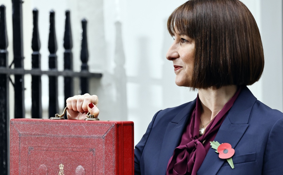 Pound hits new low as Reeves ditches income tax plan