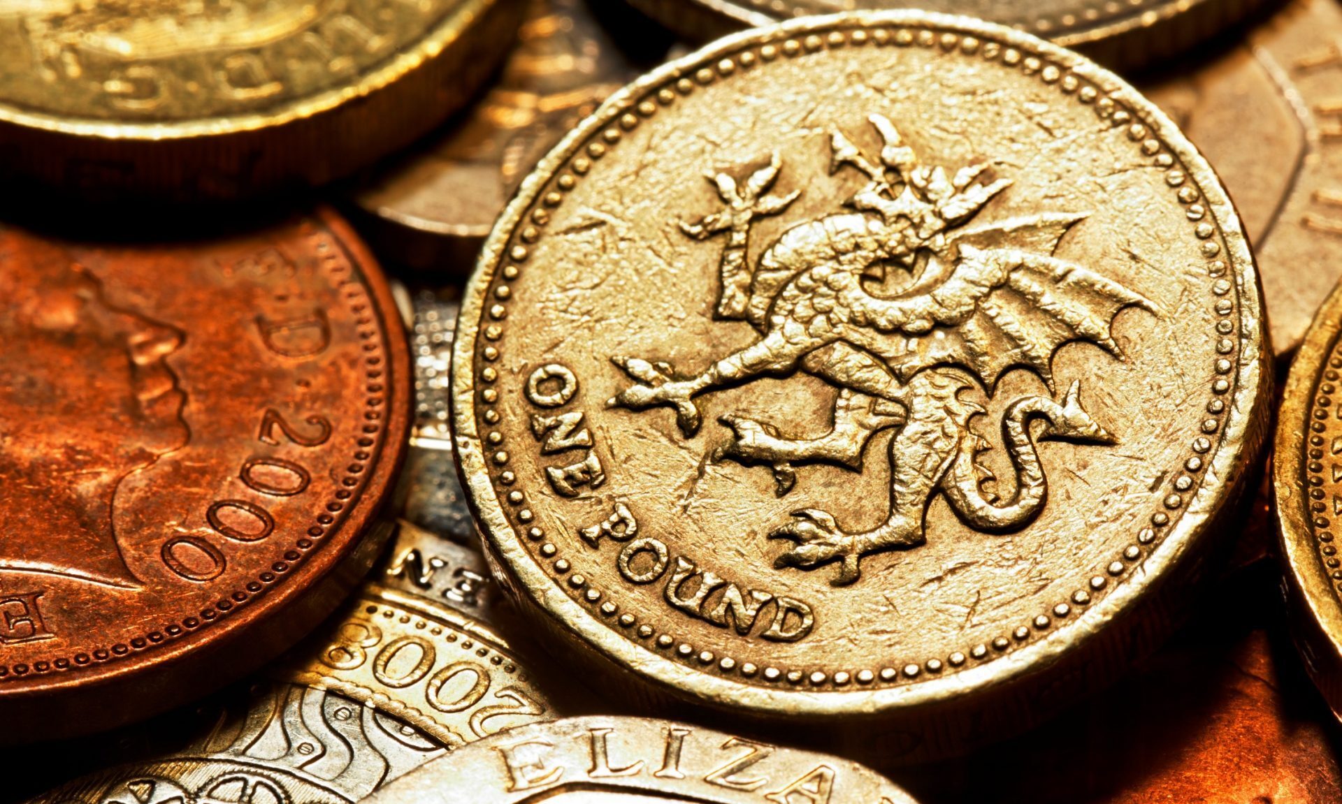 Британия фунт. Фунт Стерлинга 19 век. Монета фунт стерлингов Старая. Британские старинные монеты. Деньги Англии монеты.