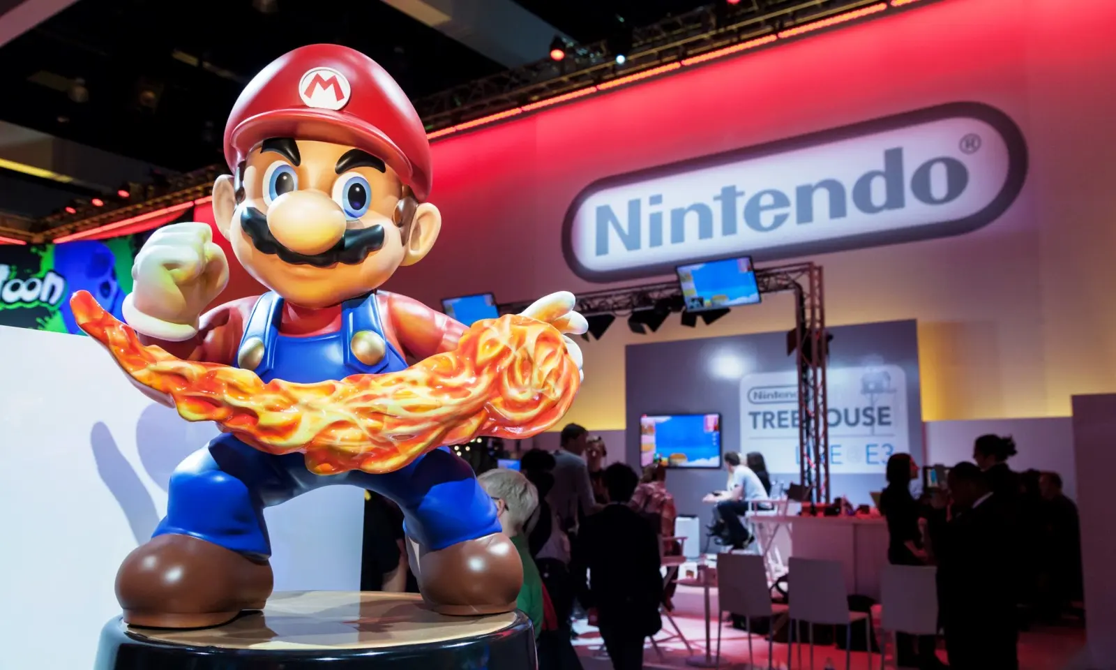 Nintendo profits halved by currency fluctuations