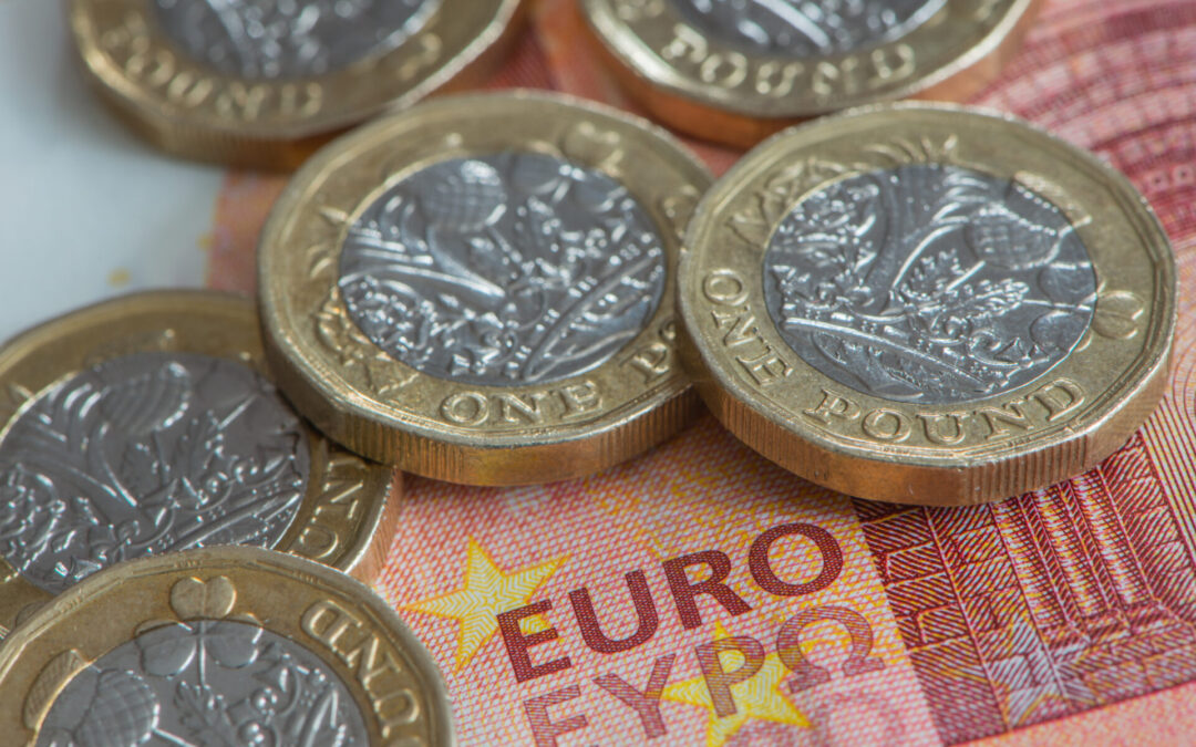 Pound stronger as official Brexit talks resume