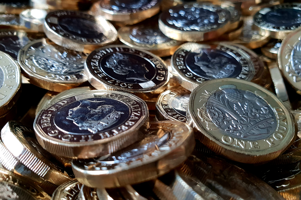 Pound up on dollar ahead of inflation