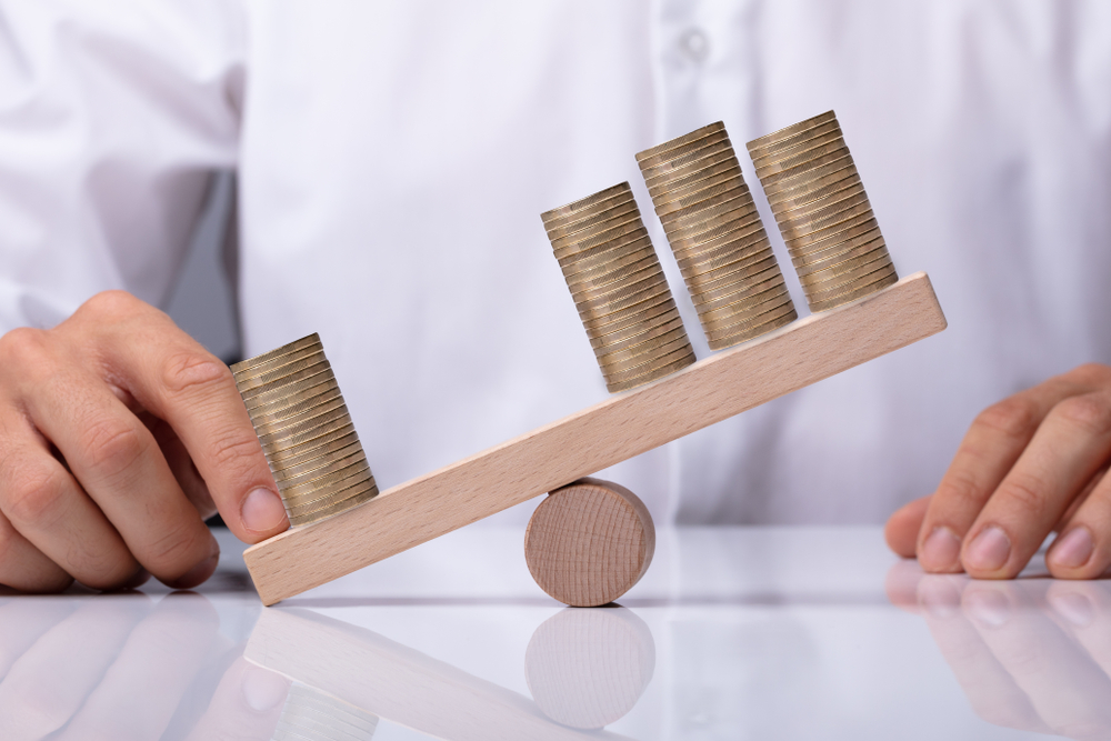 Tariffs, interest rate cuts, and GDP data poised to upset dollar