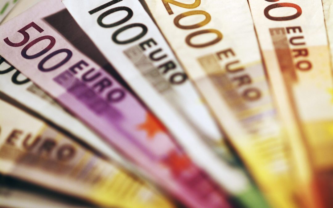 Euro resumes run against a basket of currencies