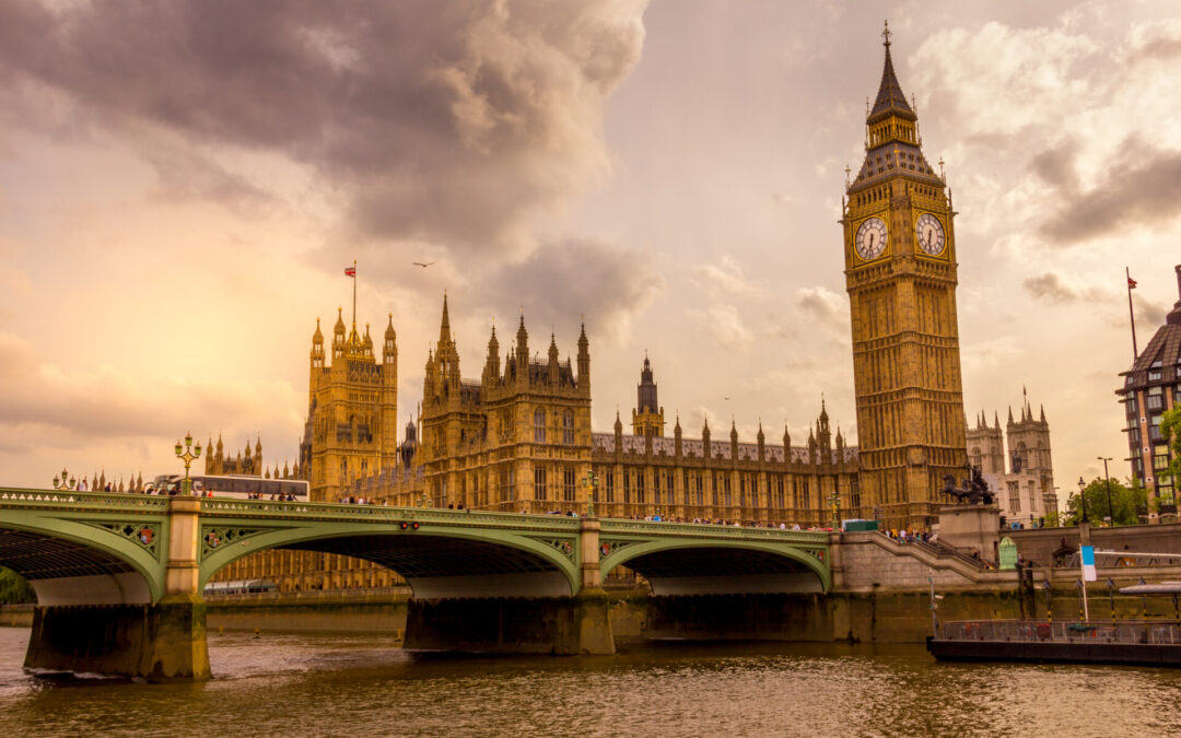 Increased Brexit uncertainty weakens sterling