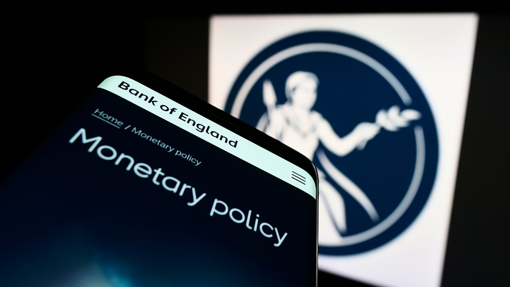 Pound hits fresh lows with Bank’s decision front and centre