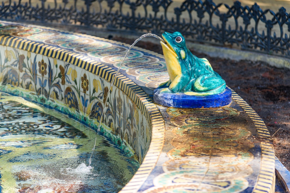 From PIIGs to FROGs: are we witnessing a new debt crisis?