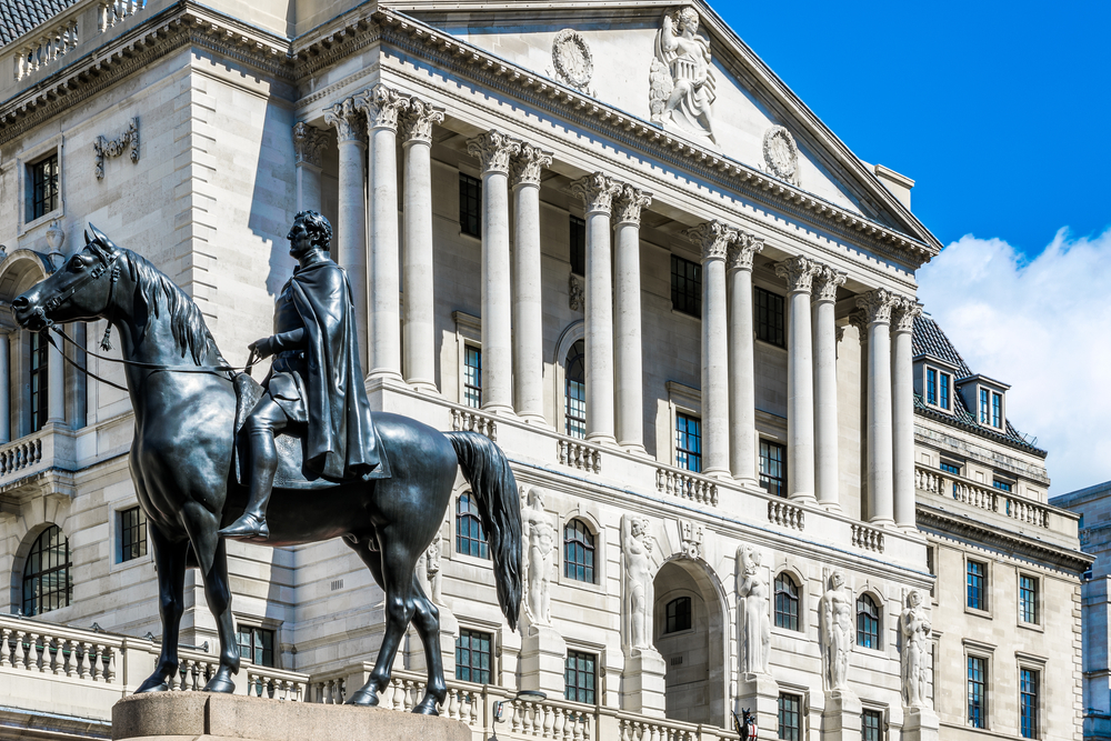 Sterling continues to gain while the euro continues to weaken
