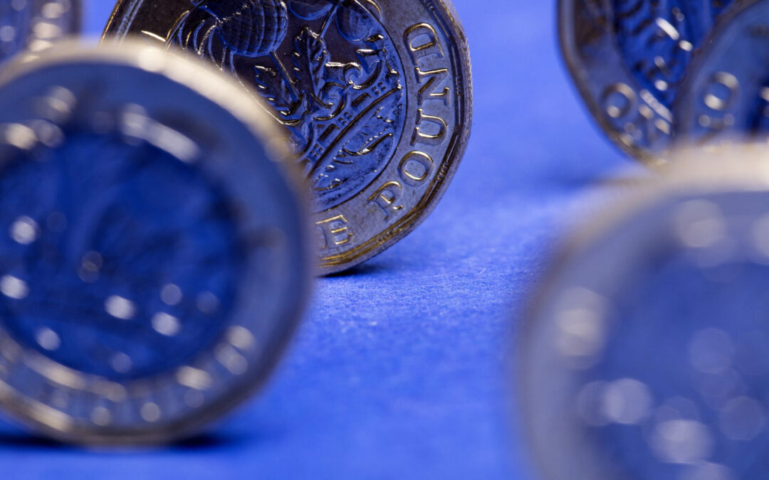 Pound strong following record UK inflation